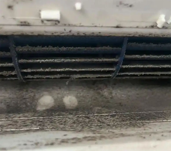 金堂空调吹的风有股烧焦味是怎么回事